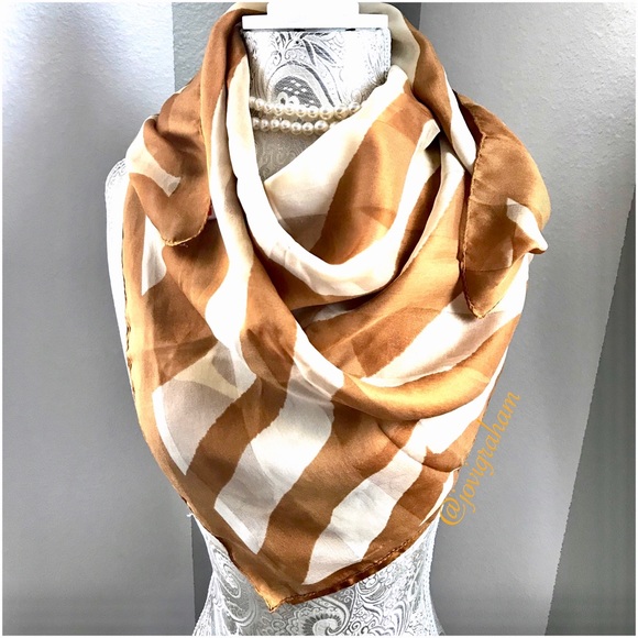 🌸HP🌸 SYMPHONY Vintage Animal Print Scarf - Picture 3 of 8